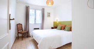 AC - Reserved parking - Villa La Farigoulette - Les Angles (Gard) - 9