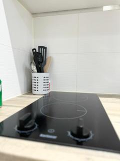 Light & Lamp, En-Suite Studio, in Woolwich - Woolwich - 9