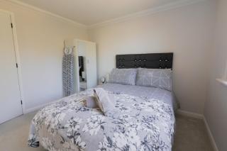 Newly refurbished two bedroom flat near town centre - 0