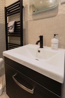 Stylish Two bedroom flat near town centre - 4