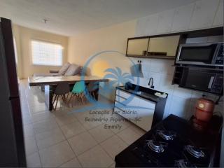 Casa aconchegante, com churrasqueira, garagem e apenas 1 quadra e meia do mar - 7