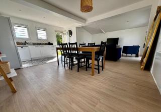 Maison 3 chambres rénovée avec jardin et grand parking - 2
