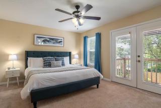 Modern DT Home-King size Bed-Patios-Long Stays-WiFi - 5