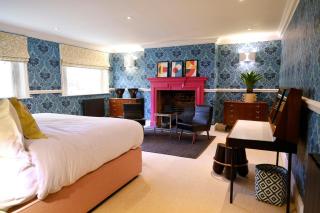 Imperial King apt, Cheltenham centre, dedicated free parking - 8