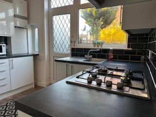 Jo Chanterlands Fairview House - Hull - 9