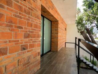 Spacious Apartment with Private Garden - San Antonio - 1