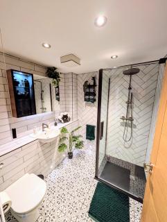 Portrush 2 Bed Apartment - 2