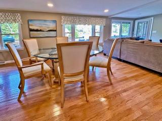 NEW Calm Cove Retreat w Dock & Beach - Alton - 5