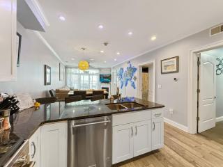 Luxurious Penthouse, King beds. Dog & ADA Friendly - 5