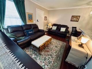 Gorgeous Condo across from Vet School - Auburn - 5