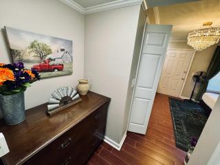Gorgeous Condo across from Vet School - Auburn - 4