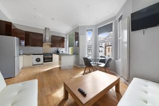 Delux Queens Park Suite 1 bed sleeps 4 ppl Second Floor - London - 6