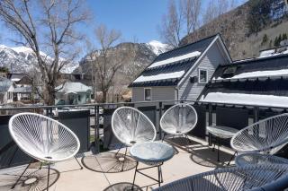 Upscale Condo Near Lift and Town with Mountain Views - 8