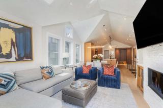 Upscale Condo Near Lift and Town with Mountain Views - 6