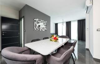 Beautiful Home In Srima - 8