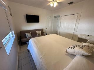 Chic Centrally located spacious 4 bedrooms - Miami - 4