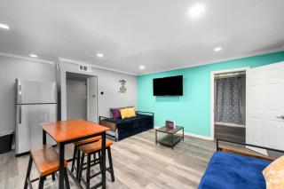 Modern Three Bedroom in Central Montrose Location - 4