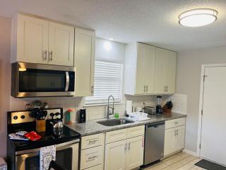 Enticing 3-Bedroom Home with Pool - Fort Walton Beach - 1