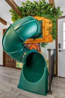 Great Outdoors: Arcade, Golf, Theater, Sauna @more - Garden Grove - 8