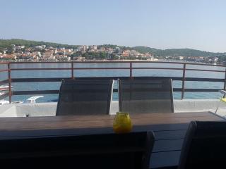 Apartments by the sea Tisno, Murter - 24209 - Tisno - 2
