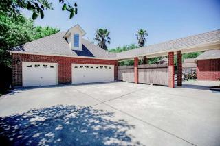 Luxe Executive Home 4BR 4BA Sparkling Pool Outdoor Entertainment Area Spacious Office & Golf Access - Beaumont - 6