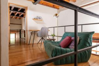 Elegante Loft Contemporáneo en Edificio Histórico - 1