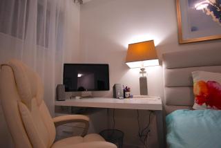 Peaceful Coquitlam Escape, Modern New Home, Minutes to Transit - 4