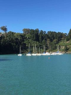 Luxury Diamond Harbour Retreat with Ocean Views - Diamond Harbour - 2