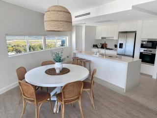 New 2 Level Coastal Luxe Penthouse with rooftop - Gold Coast - 7