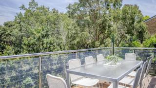 Walk To Beautiful Beach and Bushwalking Trails - 1