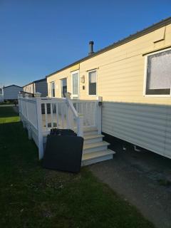 3 Bedroom Park Home Sleeps 8 In Robin Hood Rhyl - Meliden - 8