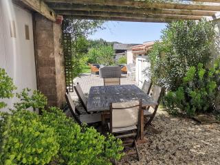 Maison en pierres avec jardin, 7 km des plages, 6 pers, 3 chambres - Le Bernard - FR-1-194-393 - 9