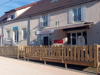 Grand gîte familial avec terrasse et animaux acceptés à Louroux - FR-1-489-569 - Louroux-de-Bouble - 5