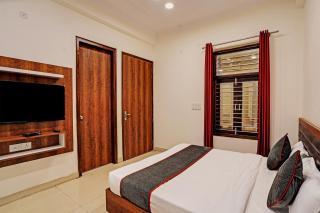 Hotel O Golden Palace - Noida - 6
