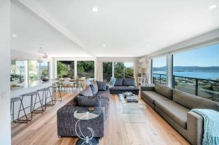 House on the Hill with a View-Sleeps 12-3 Bath - Sandy Bay - 0