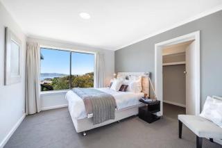 House on the Hill with a View-Sleeps 12-3 Bath - Sandy Bay - 4