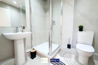 3 Bedroom Apt By ThreeThreeThreesProperty Short Lets & Serviced Accommodation Leeds With Wi-Fi & Parking - Leeds - 4