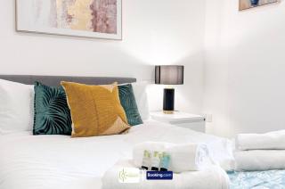 3 Bedroom Apt By ThreeThreeThreesProperty Short Lets & Serviced Accommodation Leeds With Wi-Fi & Parking - Leeds - 3
