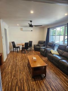 Bright, central and private home in Frankston - Frankston - 0