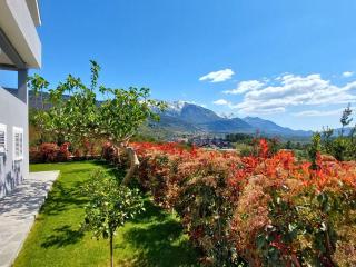 Mio Monte Apartments - Free Parking and Wi-Fi - Calm, Garden, See and Mountain View, Tivat - Porto Montenegro 2km - 3