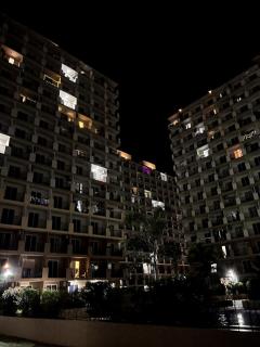 Pool view Condo with Balcony near Mactan Airport - La Vela Studio Mactan - Lapu Lapu City - 2