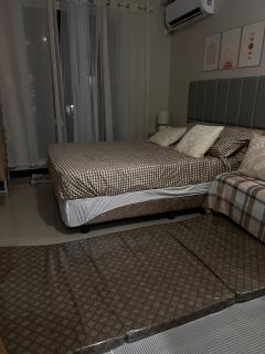 Pool view Condo with Balcony near Mactan Airport - La Vela Studio Mactan - Lapu Lapu City - 1