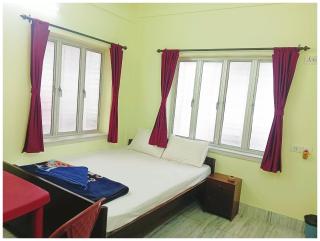 HOTEL PREMIUM PUJA Near Mandirpara JHEEL - 7