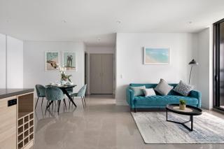 Ocean Beachfront 2 Bedroom Sky View Apartment- lvl 40! - 6