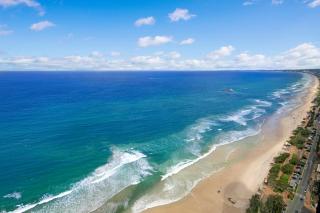Ocean Beachfront 2 Bedroom Sky View Apartment- lvl 40! - 2