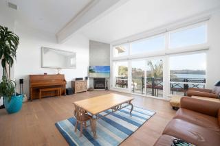 Water Views on Every Floor for this multi Holiday Home - Walk to the Beach - Carlsbad - 7