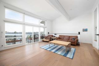 Water Views on Every Floor for this multi Holiday Home - Walk to the Beach - Carlsbad - 1