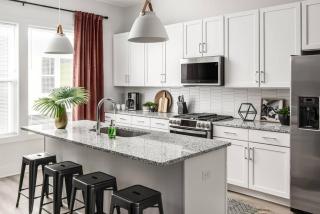 House of Many Records - Brand New Spacious Luxury - Nashville - 8