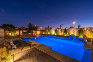 BackyardOasis - FamilyRetreat Villa - HeatedPool - Phoenix - 2