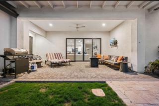 Luxurious Villa with Private Pool - Sleeps 14 - Phoenix - 6